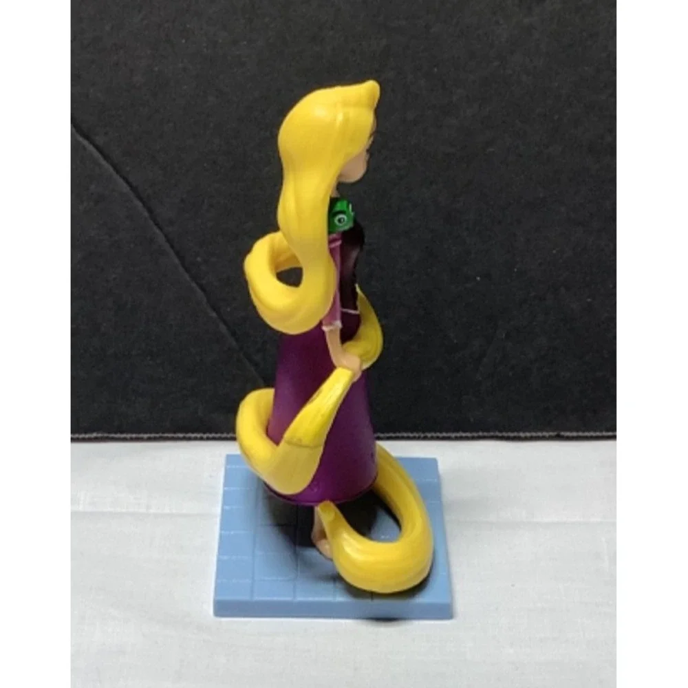 DISNEY TANGLED THE SERIES RAPUNZEL JAKKS Lot Of 3 Rapunzel Maximus cake topper
